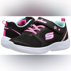 New pair of Skechers sneakers T5-6